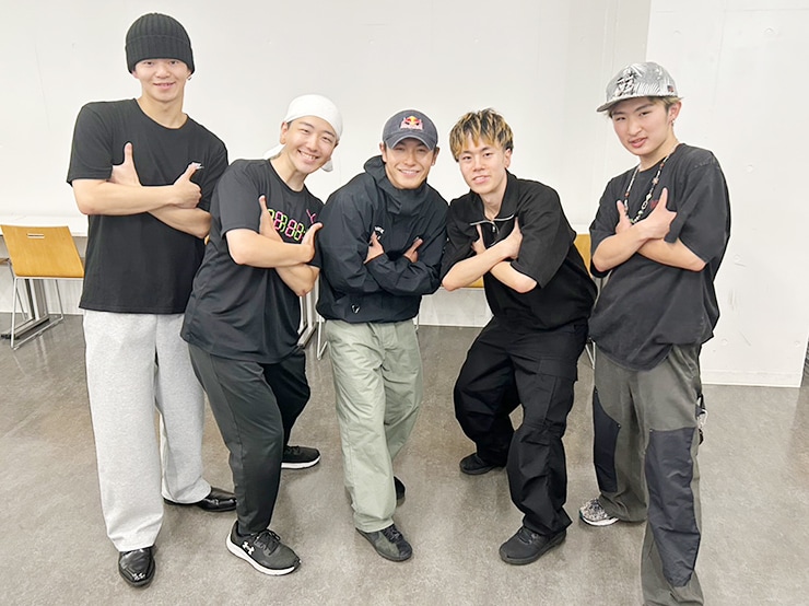ブレイキン日本代表 半井 重幸 選手（Bboy Shigekix）と本学ダンスサークル「CONNECTION」の学生が交流しました。