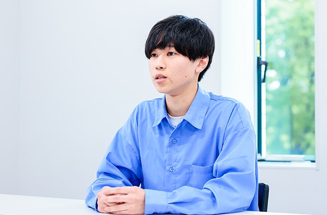小学校時代の担任教員に憧れ、自分も目指すようになりました。