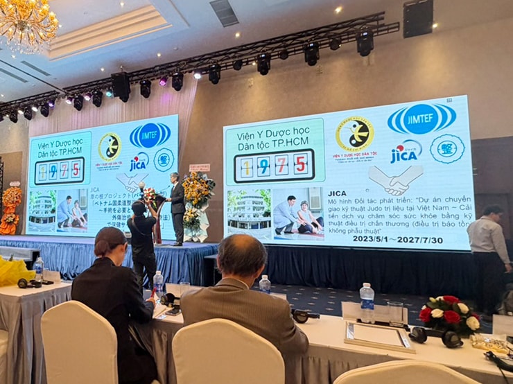 ヒューマンケア学部 柔道整復学科 森 倫範 教授がベトナム国 国立ホーチミン市伝統医学病院主催のINTERNATIONAL SCIENTIFIC CONFERENCE TRADITIONAL MEDICINE: INTEGRATION AND ADVANCEMTで招待講演を行いました。