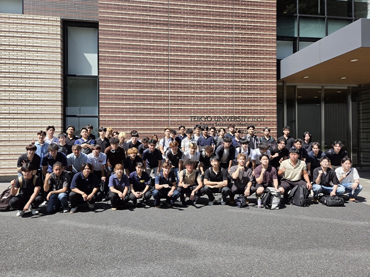 健康メディカル学部 医療科学科 スポーツサイエンスコース1年生が帝京大学スポーツ医科学センターを見学しました。