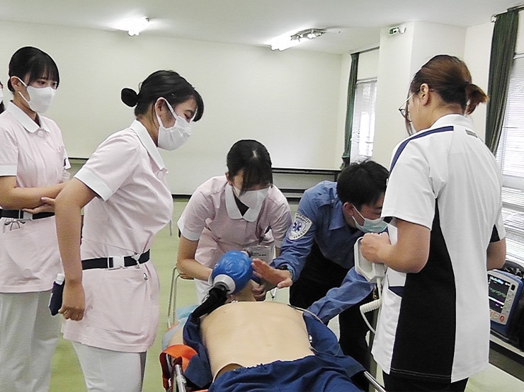心電図や医療現場で使用する除細動器(AED)を使用した救命処置