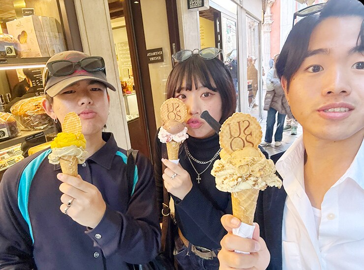 仲間と観光旅行