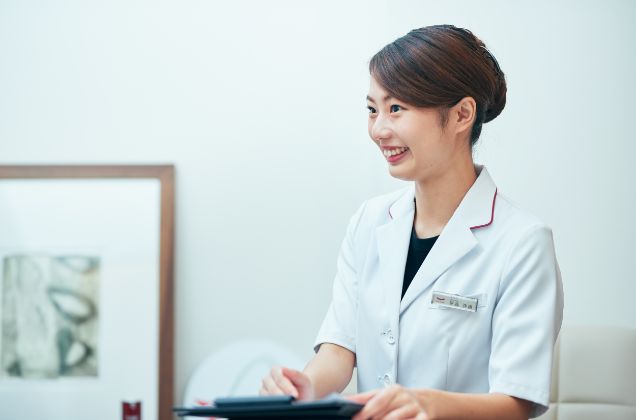 お客さまのお悩みを解決するために、美容鍼とメディカルエステの施術をしています。
