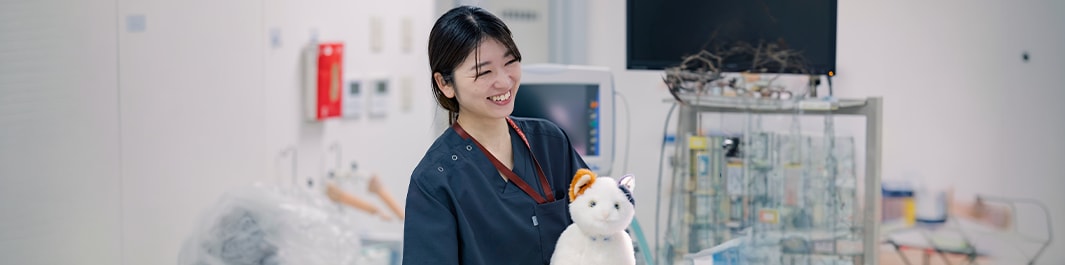 坂巻 彩夏先生